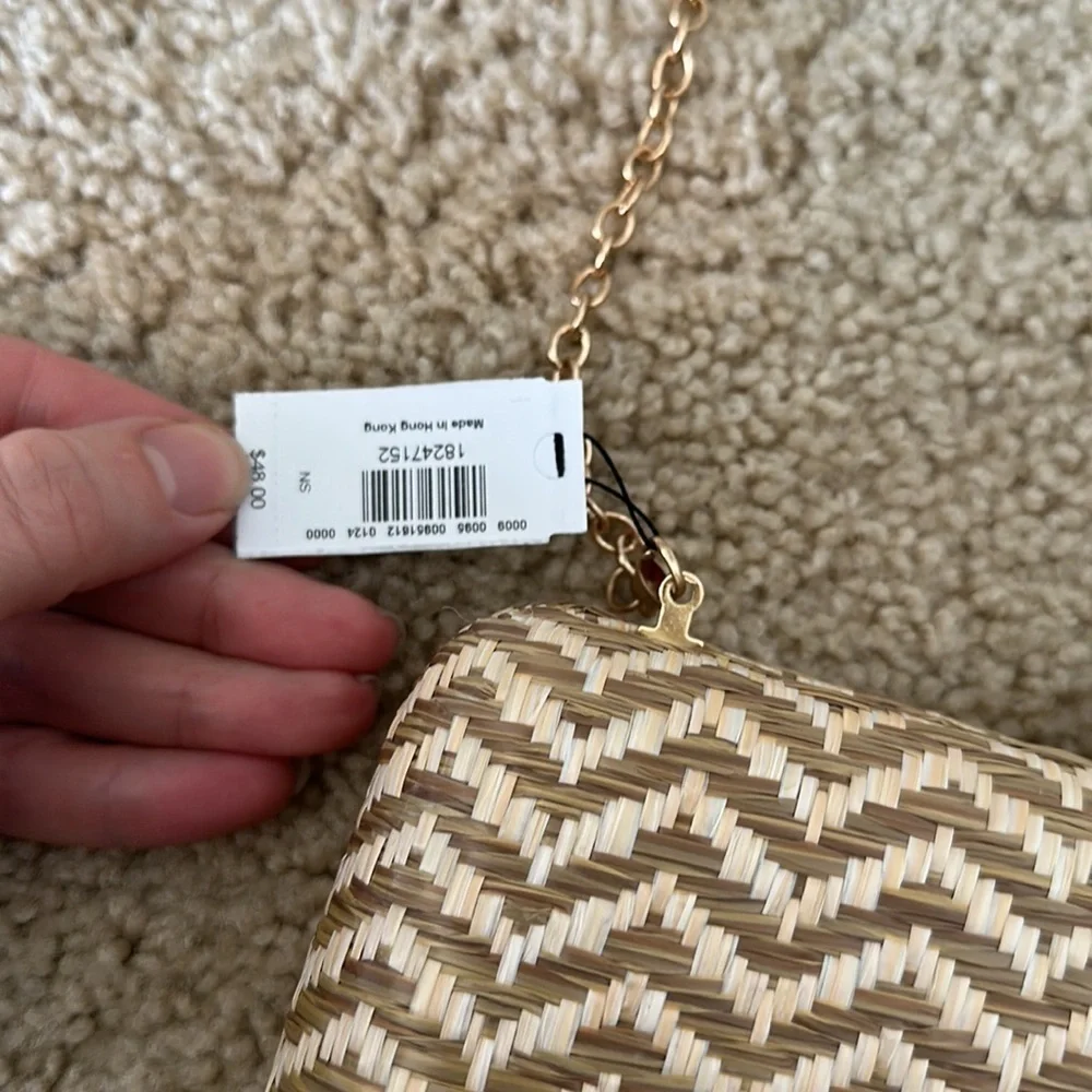 NWT adorable, woven purse with gold pineapple detail express